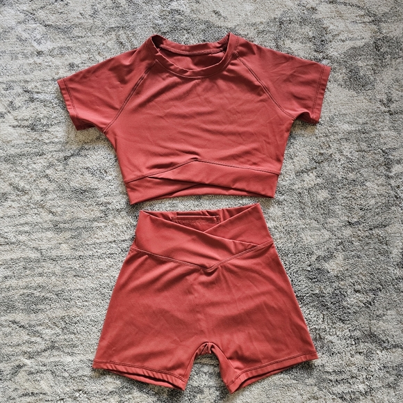 Danysu Snatched Waist Crossover Shorts and Top Workout Gym 2 pcs - Picture 3 of 12